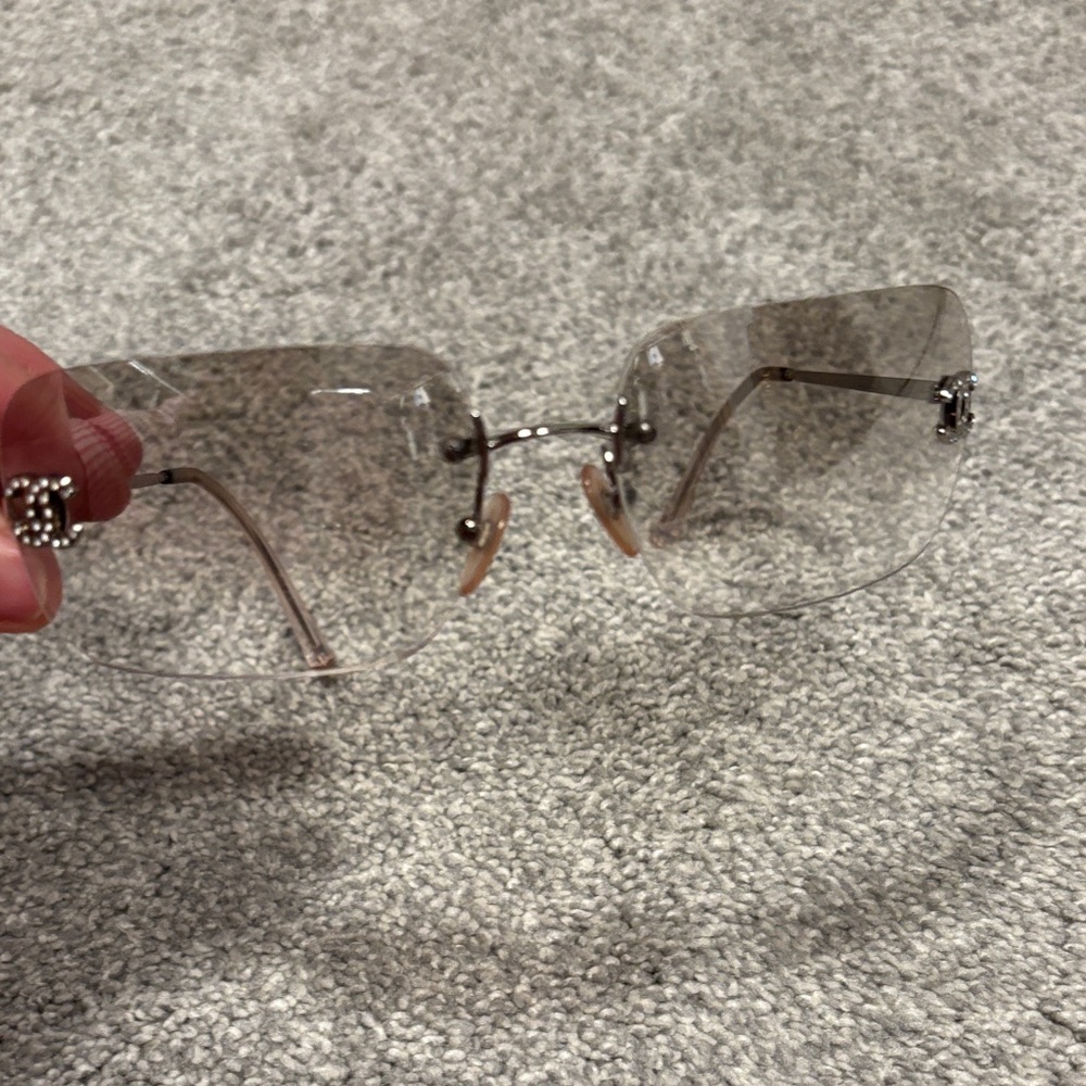 CHANEL Silver and Grey Gradient Aviator  Sunglasses - Picture 9 of 9